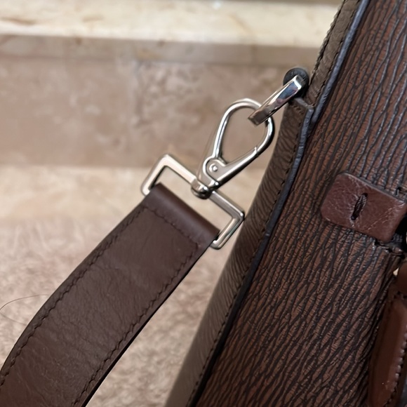 super stylish briefcase brand new with a strap. Color brown - Picture 4 of 6